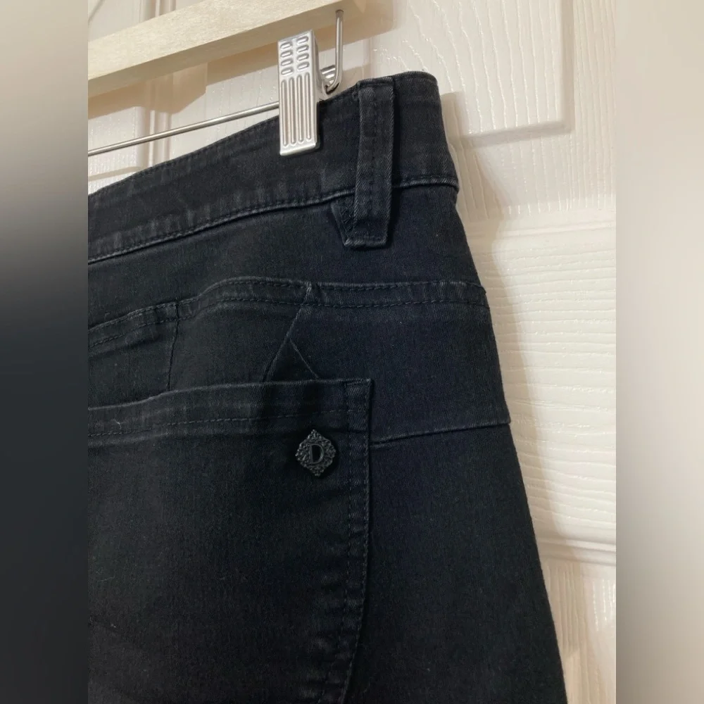 Democracy Women’s “Ab”solution Black Denim 9” Jean Shorts Size 14 Summer Beach - Picture 5 of 9